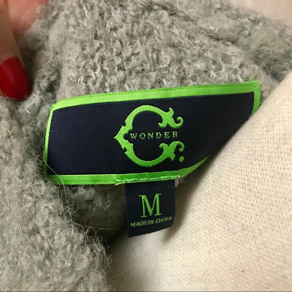 Cropped Gray Sweater - Picture 4 of 4